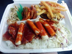 REVIEW: Mama Lee’s Kitchen
I really live on the wrong...