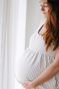 Easy Summer Maternity Outfit Ideas | Third Trimester Pregnancy Dresses