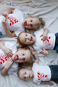 How To Make Matching Christmas Shirts For Kids | Unique Family Photo Ideas!