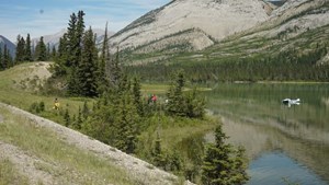 Two people injured in plane crash near Jasper townsite